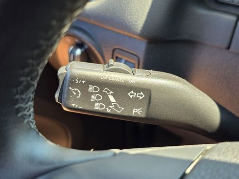 Used 2014 Volkswagen Tiguan S image 36