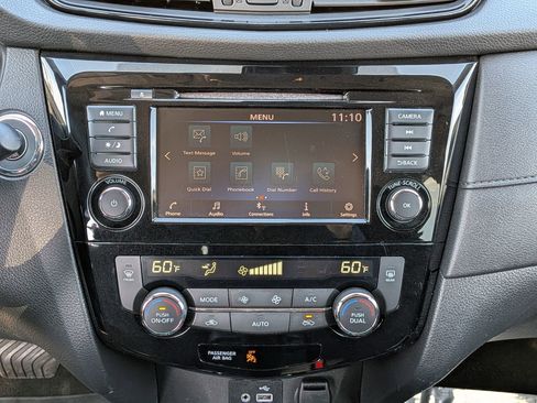 Used 2020 Nissan Rogue SV image 22