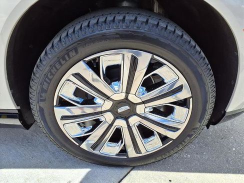 New 2026 Cadillac Escalade IQ Luxury 1 w/ LPO, Radiant Package image 7