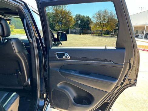 Used 2018 Jeep Grand Cherokee Limited w/ Luxury Group II image 20