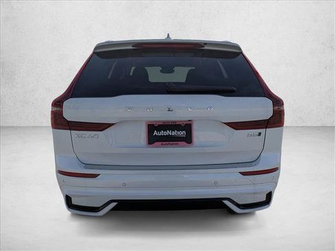 Used 2026 Volvo XC60 B5 Plus w/ Climate Package PRO AWD/4WD image 8