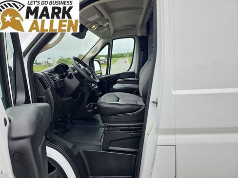 Used 2025 RAM ProMaster 2500 w/ Convenience Group FWD image 18