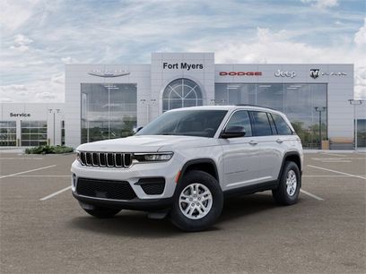 New 2025 Jeep Grand Cherokee Laredo w/ MOPAR Finishing Package