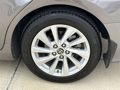 Used 2023 Toyota Camry LE image 11