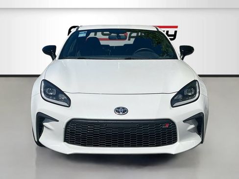 Used 2023 Toyota GR86 Premium RWD image 2