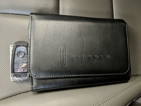 Certified 2023 Lincoln Corsair Reserve image 25