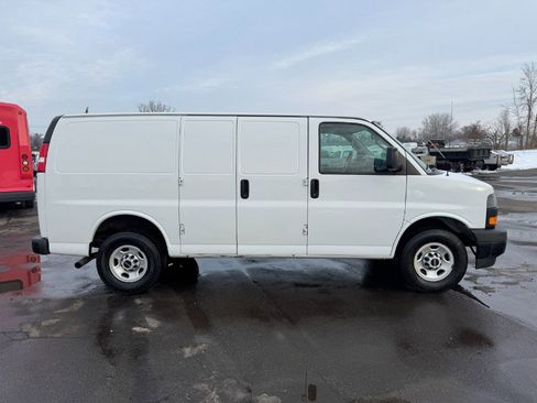 Used 2019 GMC Savana 2500 image 6