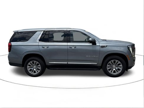 Used 2025 GMC Yukon Denali AWD/4WD image 2