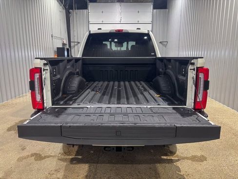 Used 2025 Ford F250 Platinum image 5