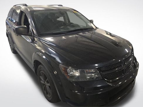 Used 2018 Dodge Journey SE w/ Popular Equipment Group image 4