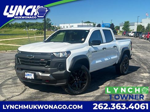 Used 2023 Chevrolet Colorado Trail Boss w/ Technology Package AWD/4WD image 1