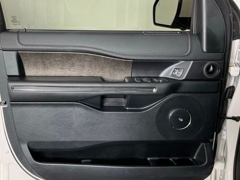 Used 2019 Ford Expedition Limited w/ Equipment Group 302A RWD image 8