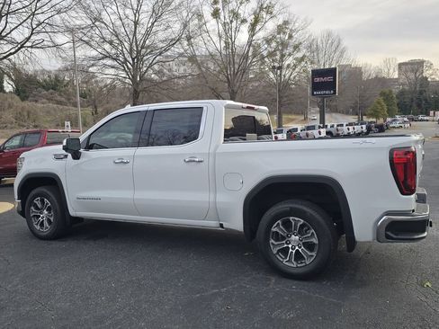 New 2026 GMC Sierra 1500 SLT w/ SLT Convenience Package image 17