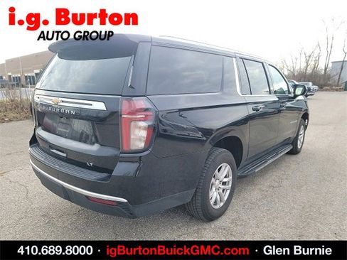 Used 2022 Chevrolet Suburban LT image 6
