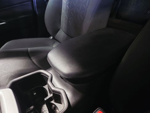 Used 2022 Toyota RAV4 XLE AWD/4WD image 19