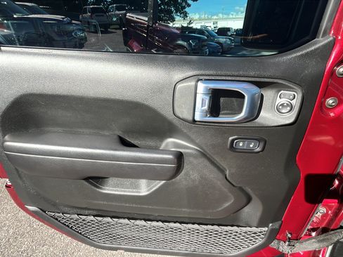 Used 2021 Jeep Gladiator Sport AWD/4WD image 15