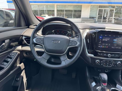 Used 2023 Chevrolet Traverse RS AWD/4WD image 13
