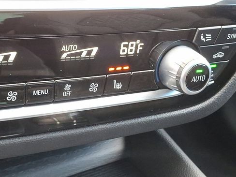 Used 2023 BMW 540i xDrive w/ Premium Package image 30