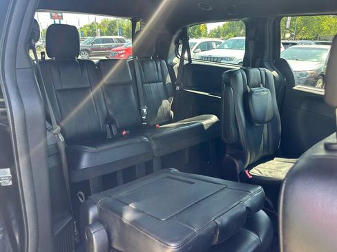 Used 2019 Dodge Grand Caravan GT FWD image 18