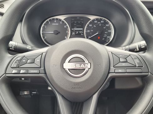 New 2025 Nissan Kicks Play S image 11