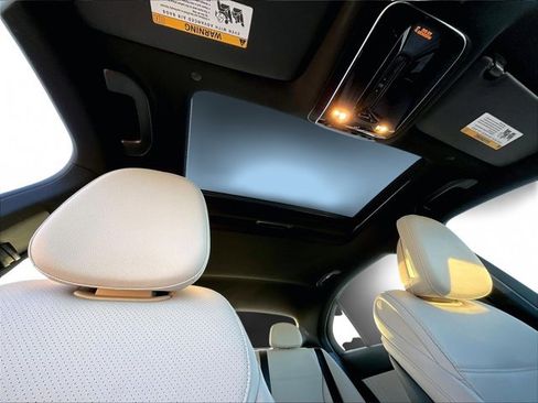 Used 2022 Mercedes-Benz C 300 C 300 image 17