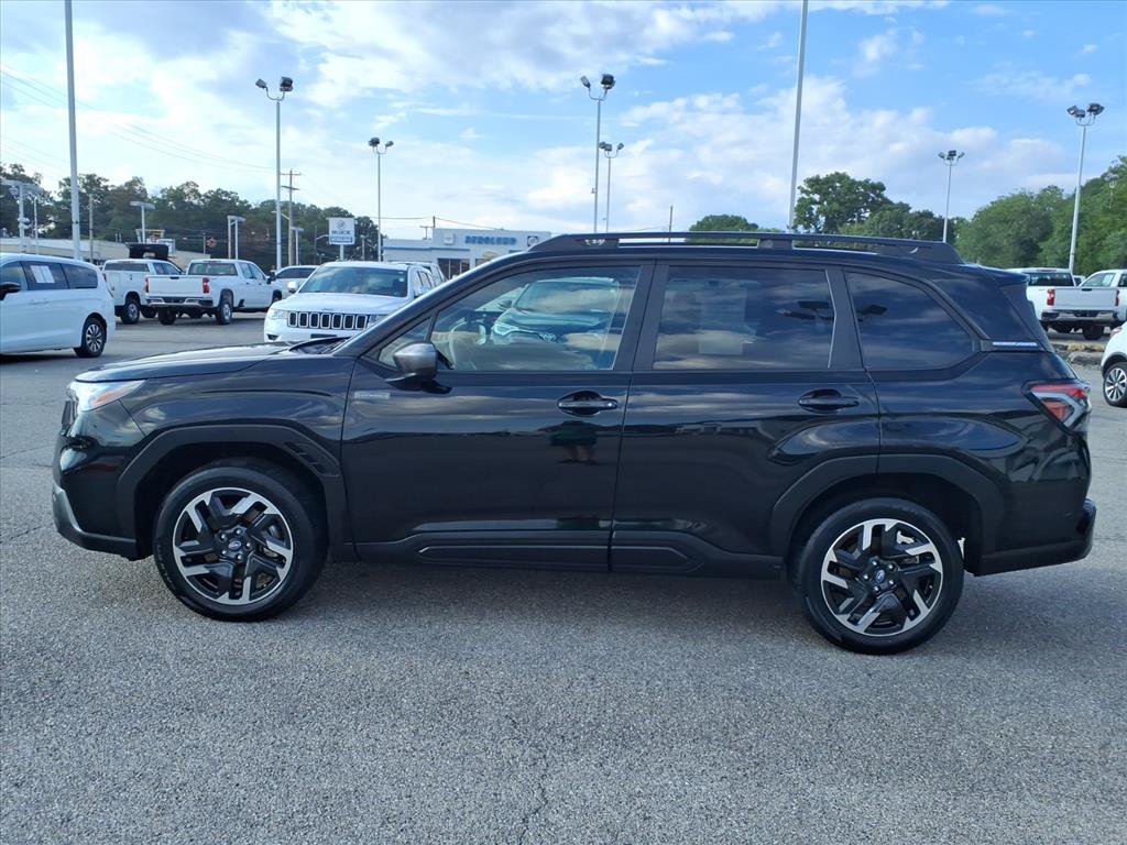 Used 2025 Subaru Forester Premium AWD/4WD image 7