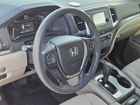 Used 2016 Honda Pilot LX image 2