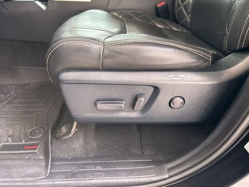 Used 2017 Toyota Tundra SR5 image 39