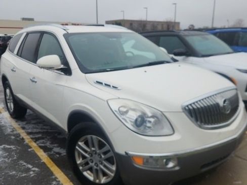 Used 2009 Buick Enclave CX w/ Driver Confidence Package image 3