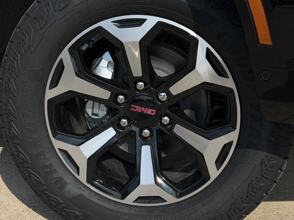 New 2027 GMC Yukon AT4 w/ AT4 Premium Package AWD/4WD image 9
