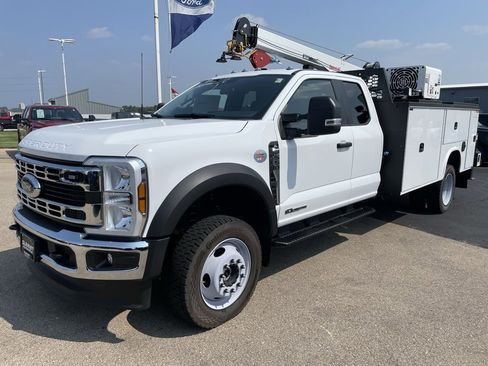 New 2025 Ford F550 4x4 SuperCab Super Duty image 6