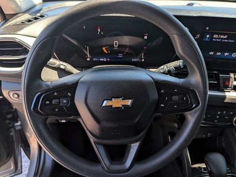 Used 2025 Chevrolet TrailBlazer LT AWD/4WD image 18