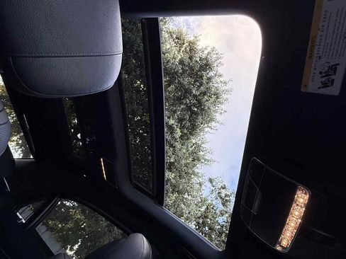 Used 2019 Mercedes-Benz S 450 Sedan image 32