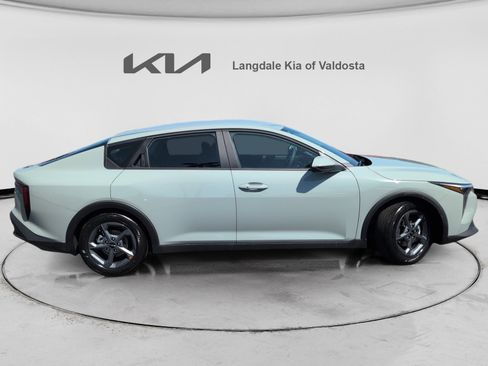 New 2026 Kia K4 FWD image 3
