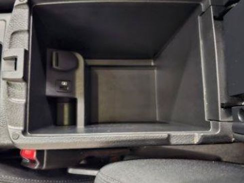 Used 2018 Nissan Rogue SV AWD/4WD image 22