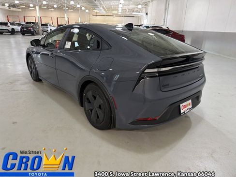 New 2026 Toyota Prius SE image 5