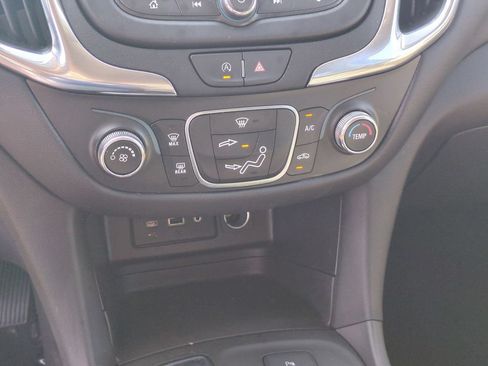 Used 2024 Chevrolet Equinox LT FWD image 24