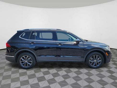 Certified 2023 Volkswagen Tiguan SE w/ Panoramic Sunroof Package FWD image 6