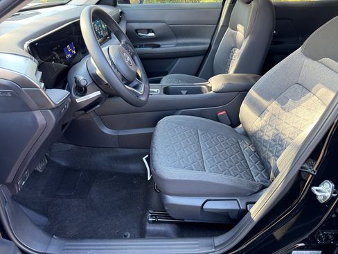 New 2026 Nissan Kicks SV w/ SV Premium Package image 15