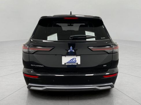 New 2025 Mitsubishi Outlander SE image 4