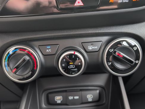 New 2026 Hyundai Venue SE image 15