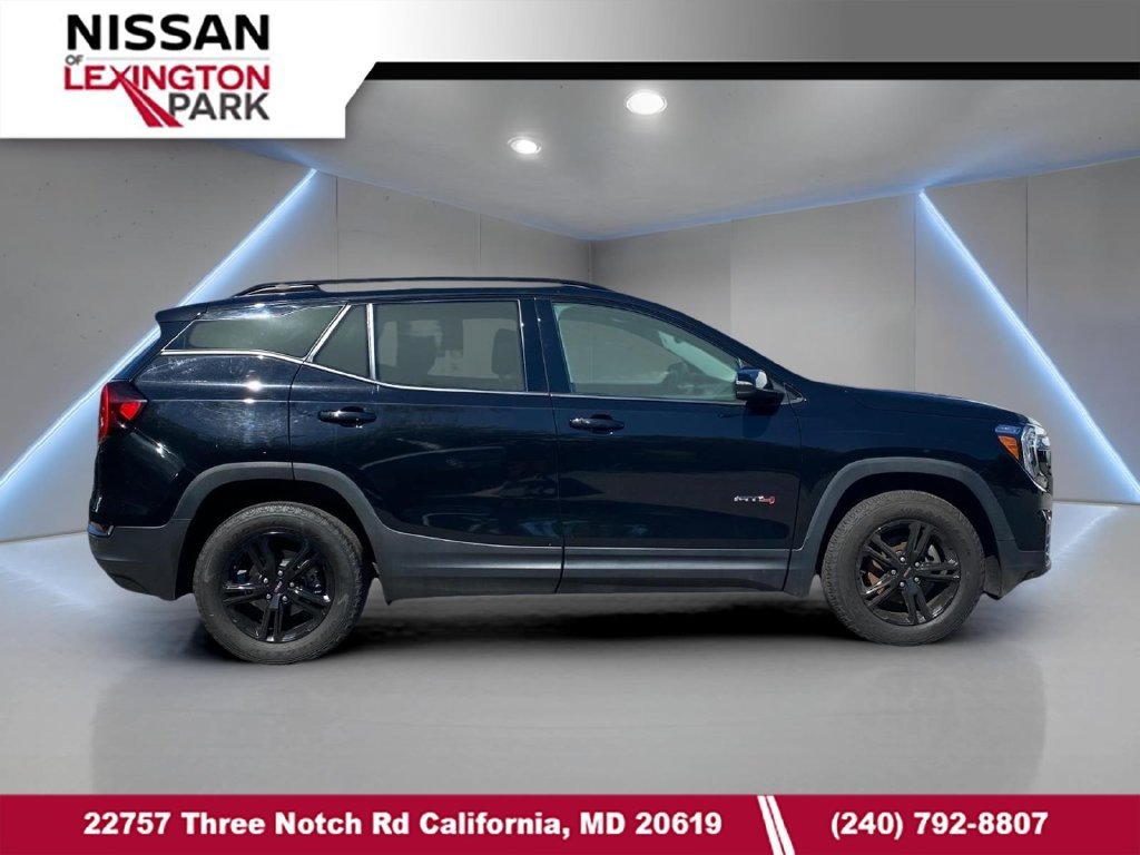 Used 2023 GMC Terrain AT4 AWD/4WD image 2
