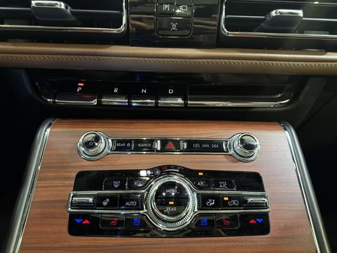 Used 2022 Lincoln Aviator Reserve w/ Elements Package Plus RWD image 13
