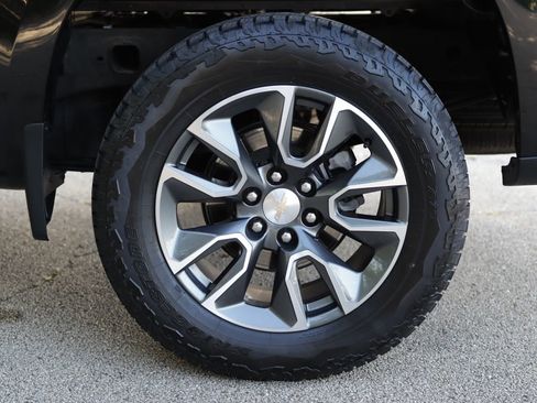 Used 2024 Chevrolet Silverado 1500 LT AWD/4WD image 38