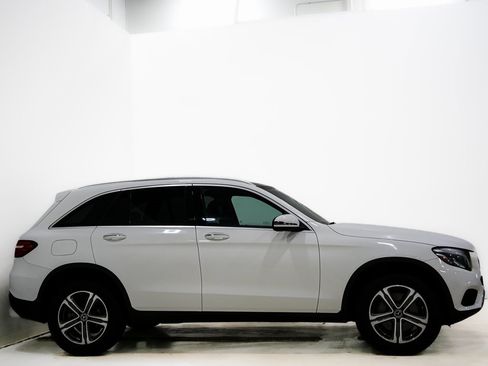 Used 2019 Mercedes-Benz GLC 300 4MATIC image 5