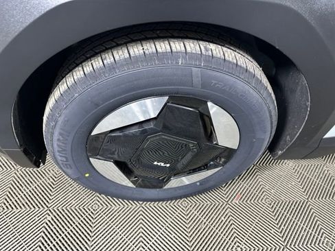 Used 2024 Kia EV9 Wind image 10