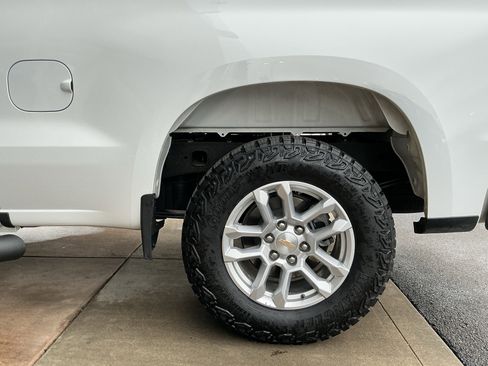 Used 2025 Chevrolet Silverado 1500 W/T w/ WT Value Package image 23