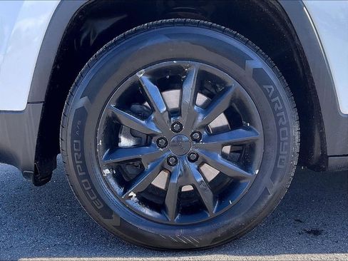 Used 2014 Jeep Cherokee Limited AWD/4WD image 22