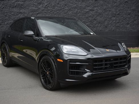 Certified 2026 Porsche Cayenne Coupe AWD/4WD image 9