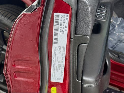 Used 2022 Jeep Grand Cherokee Laredo X image 40